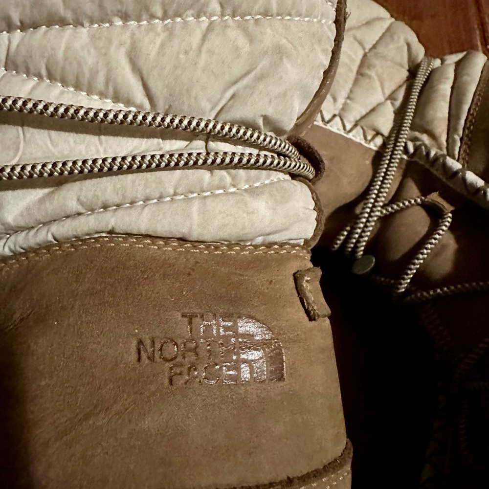 The North Face Women Boots - Picture 4 of 5